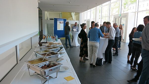 Lunch & Learn 2018: Gute Gespräche bei einer Suppe Bei einer Suppe kamen die Teilnehmenden ins Gespräch.