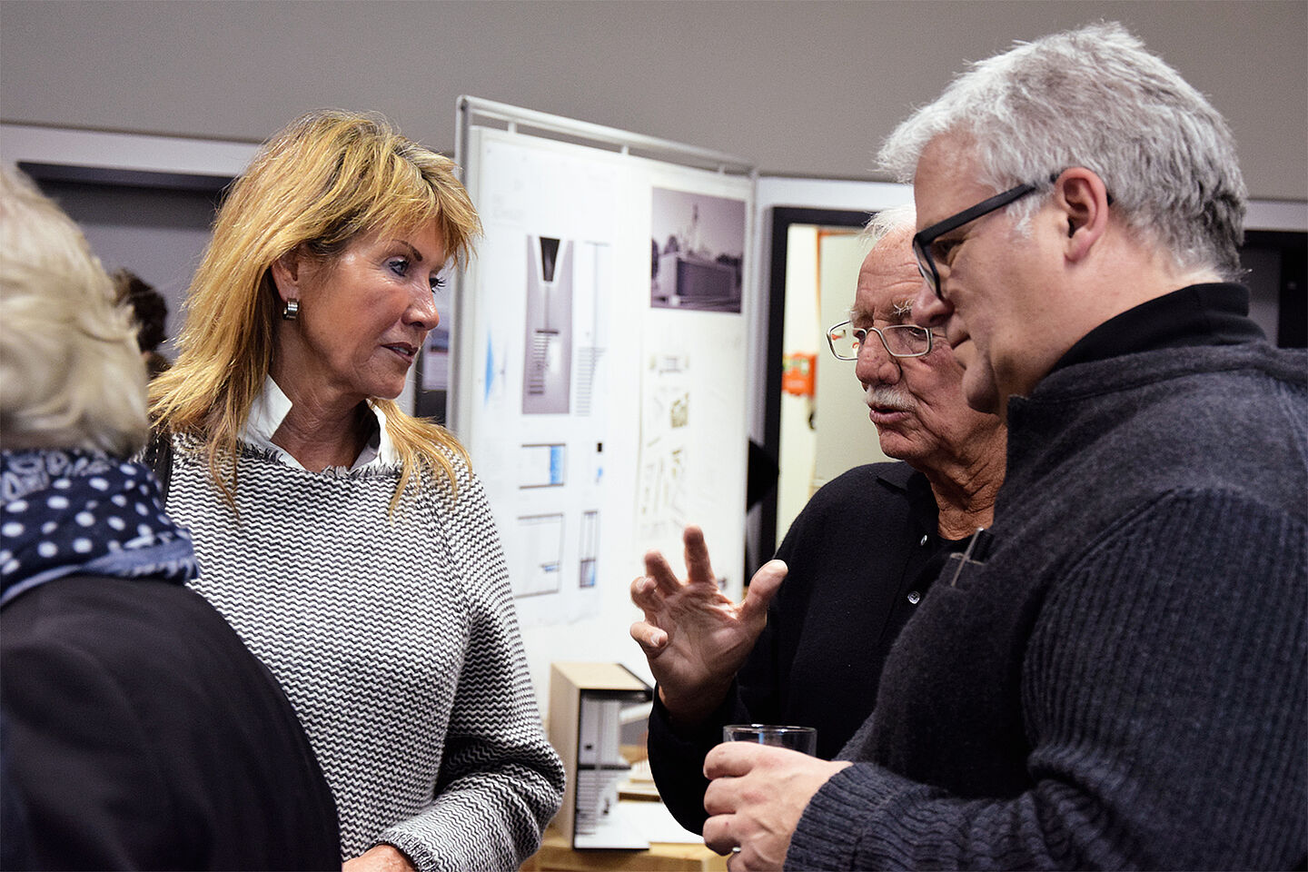 Ute und Gerhard Bremmer mit Prof. Christian Knoche. Ute und Gerhard Bremmer mit Prof. Christian Knoche.